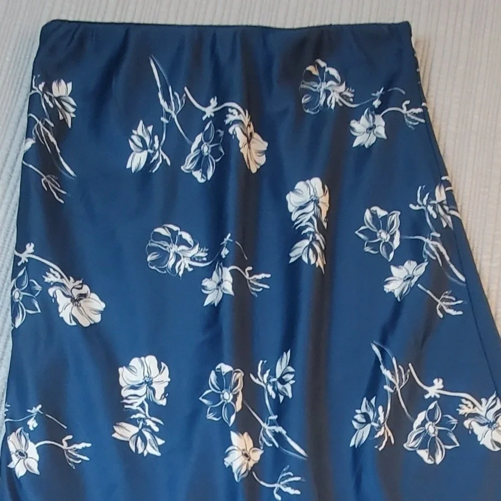 Urban Outfitters Floral Maxi Skirt Teal Blue White Satin A-Line Size Medium